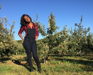 Bishop's-Orchard-apple-picking